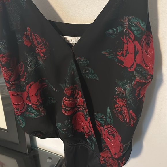 Lovers and friends camisole bodysuit size M NEVER WORN - Picture 2 of 2